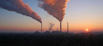 Ученые призывают к 2050 году свести эмиссии парниковых газов к нулю. Иначе ударжать повышение температуры на уровне 1,5 градуса не удастся. Фото ЮНЕП