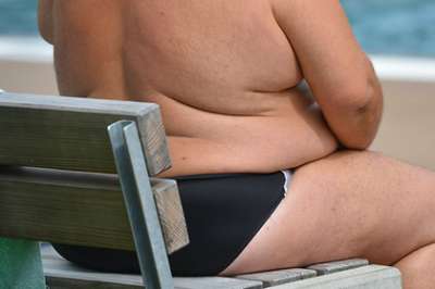 Наибольшее влияние на жир в животе оказывает диета с пониженной калорийностью. Фото: Franziska Kraufmann / Globallookpress.com