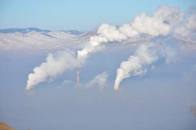 Большинство вредных частиц и других загрязнителей воздуха появляется от сжигания ископаемого топлива.