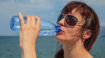 Пластиковые бутылки — одна из главных причин загрязнения океана. Иллюстрация Depositphotos / e.m.mitroshin.gmail.com