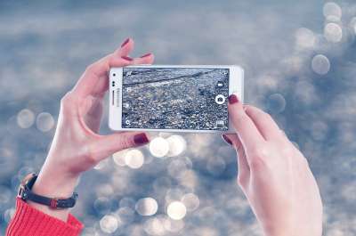 Мобильный телефон с помощью приложений может сделать вклад в поддержании чистоты окружающей среды.