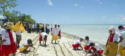 Островное государство Кирибати в Тихом океане - под угрозой затопления. Его жители могут стать &quot;климатическими беженцами&quot;, предупреждают в ООН. Фото ООН/Э. Дебебе