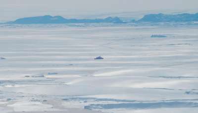 58-я Японская антарктическая исследовательская экспедиция на ледоколе «Ширасе» и одноименном леднике. Фото: Kazuya Ono