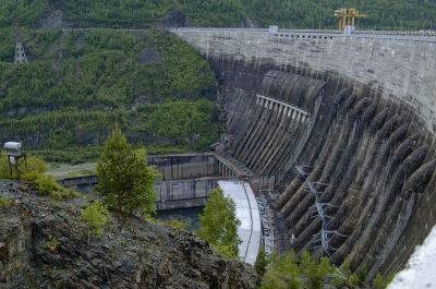 Крупнейшая российская ГЭС — Саяно-Шушенская. Фото: Foris Aleksey / wikipedia.org