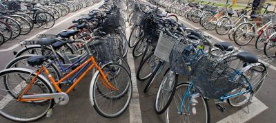 Около 50 процентов учащихся и работающих жителей Копенгагена добираются до места учебы или работы на велосипедах. Фото: ООН