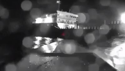Кадры атаки дрона ВСУ на нефтяной танкер «Сиг» в Керченском проливе сегодня ночью.