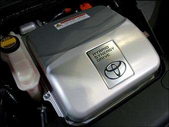 Гибридный мотор Toyota. Фото с сайта cnet.com