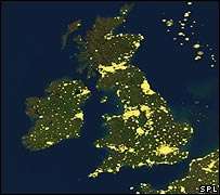 Световое загрязнение городов можно увидеть на изображениях со спутника. BBC