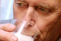Молочные продукты повышают риск паркинсонизма у мужчин