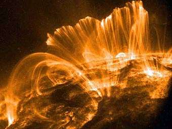 Протуберанцы на Солнце. Фото NASA