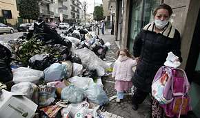 В Неаполе сохраняется напряженная обстановка вокруг &quot;мусорного&quot; вопроса. Фото: MIGnews.com