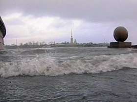 В Петербурге началось наводнение. Фото: NEWSru.com