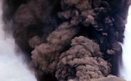 В Чили произошло извержение вулкана - эвакуированы тысячи жителей. Фото: РИА Новости