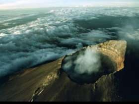 В кратере вулкана Ключевская сопка на Камчатке появилась свежая лава, извержение может начаться в течение месяца. Фото: АМИ-ТАСС