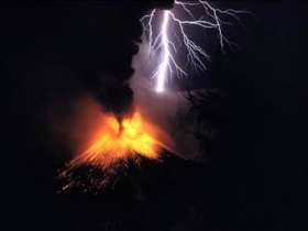 Оценка влияние вулканов на климат требует знаний о химическом составе мантии Земли. Снимок Oliver Spalt с сайта wikipedia.org