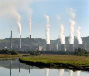 Промышленные выбросы в атмосферу. Фото: http://gdb.rferl.org