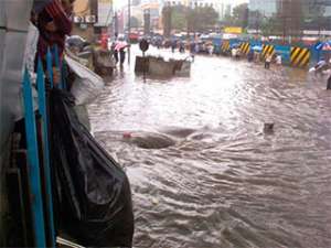 Около 20 человек стали жертвами наводнений, которыми с начала этой недели охвачены несколько районов восточного индийского штата Орисса. Фото: http://cj.ibnlive.in.com/