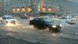 Сильный ливень затопил улицы Минска. Фото: РИА Новости