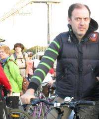 На организованном WWF России велопробеге в День без машин 22 сентября Олег Митволь на практике продемонстрировал свою приверженность идеям экологичного образа жизни. Фото: WWF 