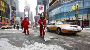Уборка снега на улицах Нью-Йорка. Фото: РИА Новости