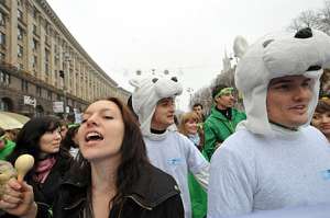 Киевская молодёжь: &quot;Защитите климат! Не тормозите переговоры!&quot; Фото: http://www.bellona.ru/