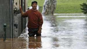 Проливные дожди привели к наводнениям и оползням на острове Мадейра. Фото: РИА Новости