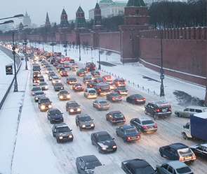 Автомобили в Москве. Фото: http://dni.ru/