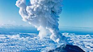 Извержение вулкана. Фото: http://news.online.ua
