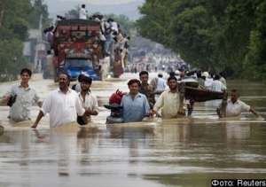 Наводнение в Пакистане. Фото Reuters с сайта http://zman.com
