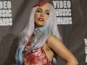 Появление Lady Gaga на церемонии MTV Video Music Awards вызвало гнев защитников прав животных. Фото: http://reuters.com/