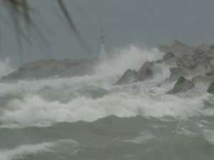 Сформированный в Атлантике тропический шторм &quot;Николь&quot; обрушился на островное государство Ямайка. Фото: Вести.Ru