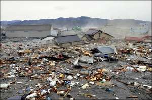 Япония. После недавнего цунами. (Фото Recorded Pictures.)
