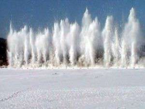 Взрывы ледовых заторов. Фото: http://www.vlg.rodgor.ru