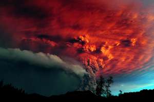 Извержение вулкана Пуйеуэ в Чили. Фото: http://bigpicture.ru