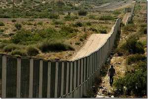 Забор на границе США и Мексики. Фото: http://copypast.ru
