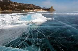 Лед на Байкале. Фото: http://www.webpark.ru