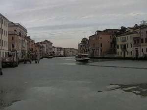 В Венеции впервые за 80 лет замерзли каналы. Фото: Вести.Ru