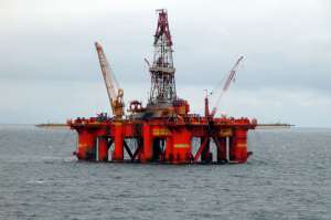 Нефтяная платформа в море. Фото: http://popnano.ru