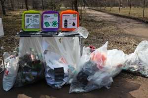 Урны для раздельного мусора в парках Москвы. Фото: http://the-village.ru