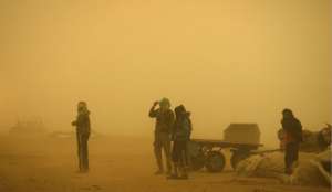 Песчаная буря парализовала транспортное сообщение в Египте. Фото EPA с сайта &quot;Голос России&quot;