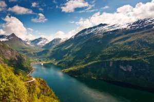 Норвежский фьорд Гейрангер, включённый в список объектов культурно-исторического наследия ЮНЕСКО и считающийся одним из наиболее живописных фьордов Земли. Фото с сайта sciencedaily.com