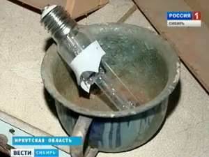 В одной из иркутских школ обнаружен склад отработанных энергосберегающих ламп. Фото: Вести.Ru