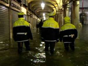Центр Венеции ушел под воду более чем на метр. Фото: Вести.Ru