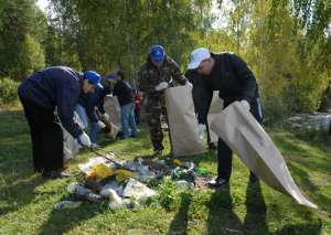 Субботник по уборке мусора. Фото: http://z-city.ru