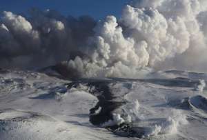 Извержение вулкана Плоский Толбачик. Фото: http://supercoolpics.com