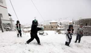Из-за аномального снегопада в Иерусалиме закрыты школы и детские сады. Фото EPA с сайта &quot;Голос России&quot;