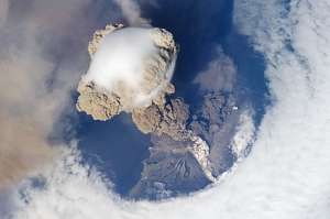 Извержение вулкана. Фото: http://www.sakhalin.info