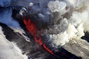 Извержение вулкана Толбачик. Фото: http://rg.ru