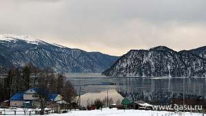 Телецкое озеро. Фото с сайта http://gasu.ru