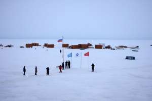 Дрейфующая станция в Арктике. Фото: http://www.ec-arctic.ru